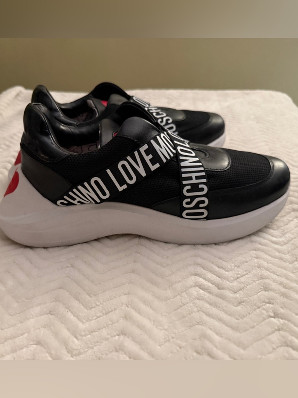 Moschino Black and White  Crisscross Logo Taping Sneaker 39